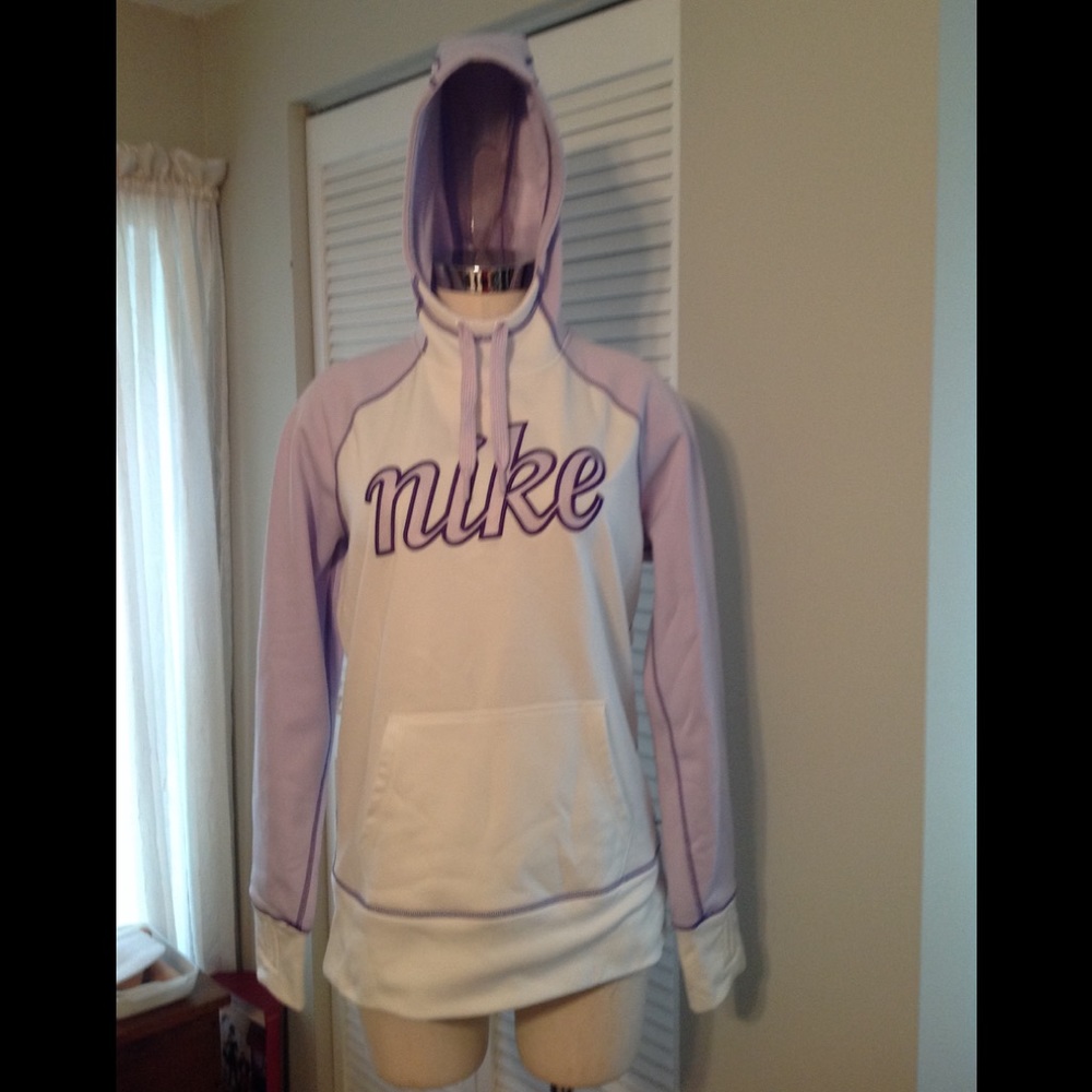 Nike women's Therma -Fit hoodie. EUC